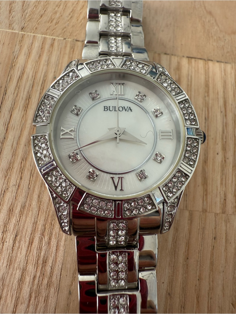 Bulova ladies 96L116 silver tone crystal accented watch NEW BATTERY